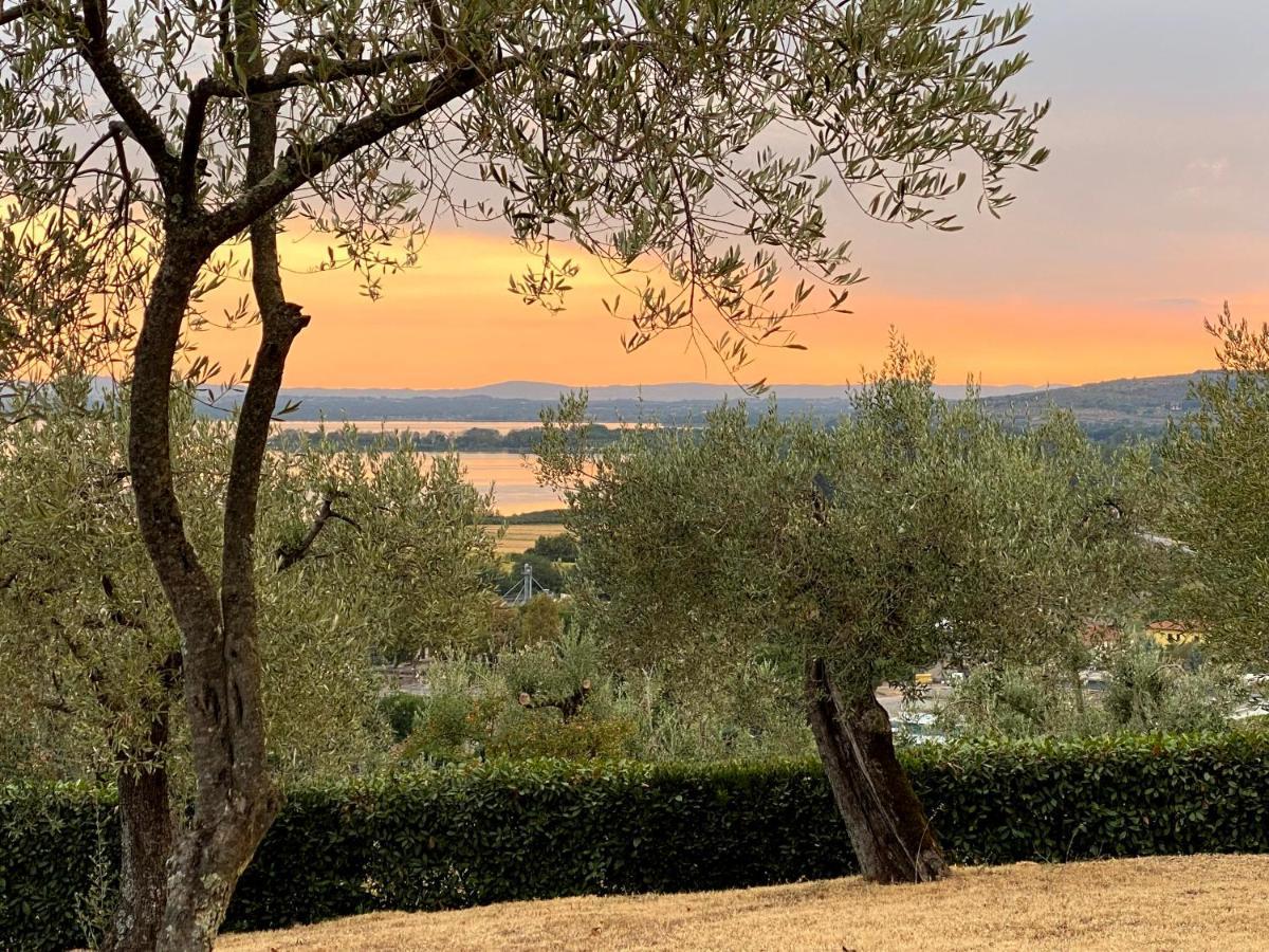 Antico Casale Tiravento Aparthotel Passignano sul Trasimeno Exterior photo